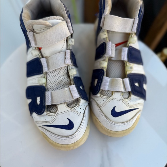 Nike White and Blue - Picture 11 of 11